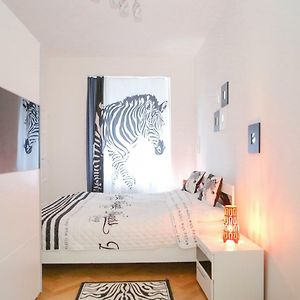 Stylish Apartment A Few Steps From Metro